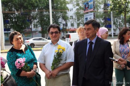 В Уфе в честь Дня работников печати открыли памятную доску Шагиту Худайбердину